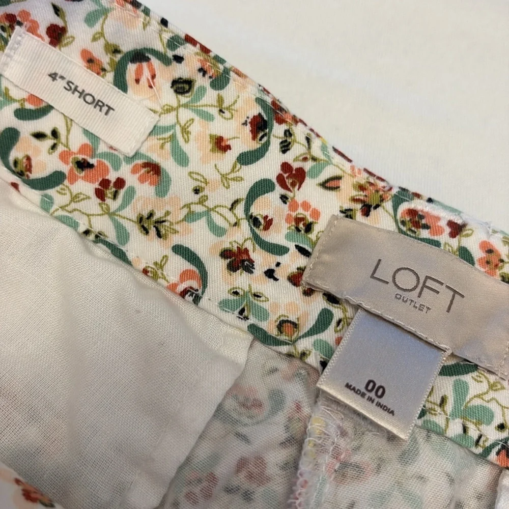 Loft Outlet 4” shorts button/zip closure midrise pockets 100% cotton Sz 00